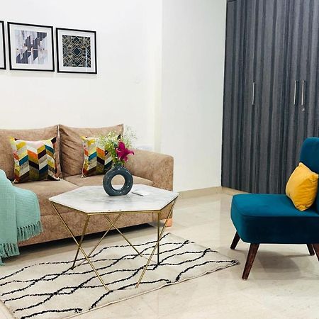 Bluo 1Bhk - Dlf Cybercity, Balcony, Lift, Parking Gurgaon Exterior foto